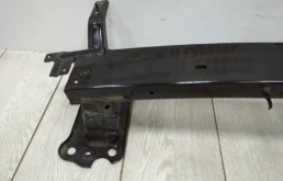 Усилитель бампера передний верхний для Hyundai Tucson 2021 года на фотографиях