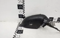 Зеркала для Volkswagen Passat 2017 года на фотографиях