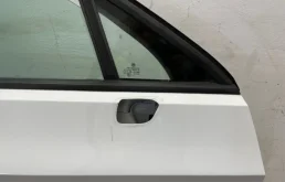 Дверь передняя правая для Volkswagen Passat 2018 года на фотографиях