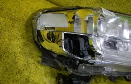 Фара правая для Toyota Land Cruiser 2021 года на фотографиях