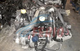 Двигатель без навесного для Renault Duster 2010 года на фотографиях