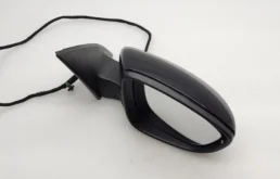 Стекла и зеркала для Volkswagen Passat 2013 года на фотографиях