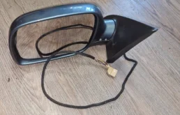 Стекла и зеркала для Volkswagen Touareg 2002 года на фотографиях