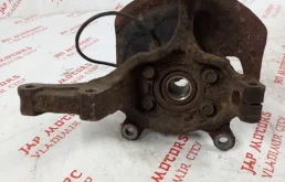 Кулак поворотный правый для Nissan X-Trail 2012 года на фотографиях