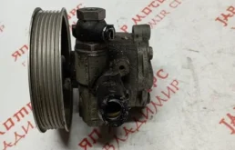 Насос ГУР для Audi A4 2006 года на фотографиях