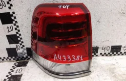 Фонарь внешний левый для Toyota Land Cruiser 2020 года на фотографиях