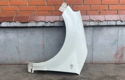 Крылья для Suzuki SX4 2015 года на фотографиях