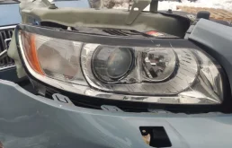 Фара правая для Volvo S40 2012 года на фотографиях