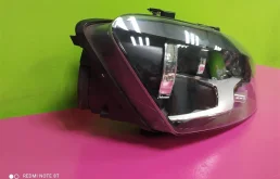 Фара ксенон левая для Volkswagen Polo 2013 года на фотографиях