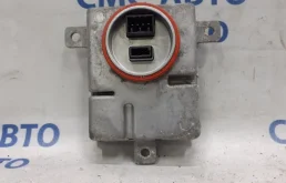 Блок розжига ксенона для Volkswagen Tiguan 2010 года на фотографиях