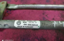 Мотор стеклоочистителя для Volkswagen Tiguan 2015 года на фотографиях