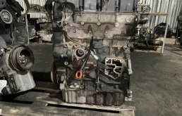 Блок цилиндров для Volkswagen Caddy 2004 года на фотографиях