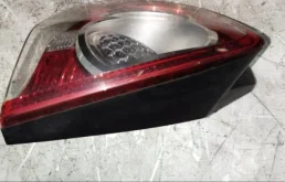 Фонарь внутренний правый для Ford Kuga 2010 года на фотографиях