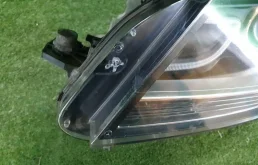 Крышка форсунки фароомывателя левая для Mercedes-Benz C class на фотографиях