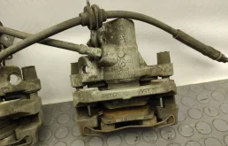 Суппорт задний левый для Ford Focus 2014 года на фотографиях