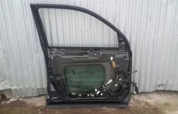 Дверь передняя левая для Nissan X-Trail 2014 года на фотографиях