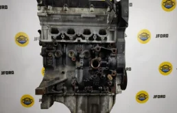 Двигатель без навесного для Citroen Berlingo 2006 года на фотографиях