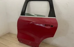 Накладка на дверь задняя левая для Volkswagen Touareg 2014 года на фотографиях