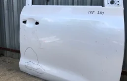 Дверь передняя правая для Toyota Land Cruiser 2021 года на фотографиях