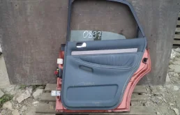 Двери для Audi A4 1996 года на фотографиях