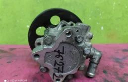 Насос ГУР для Volkswagen Passat 1996 года на фотографиях