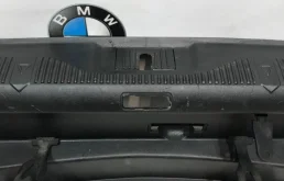 Замок капота для Skoda Octavia 2012 года на фотографиях