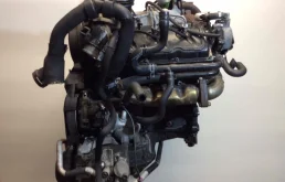 Двигатель для Audi A6 1998 года на фотографиях