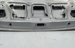 Замок багажника для Volkswagen Polo 2010 года на фотографиях