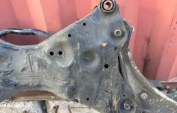 Подрамник двигателя для Nissan Murano 2002 года на фотографиях