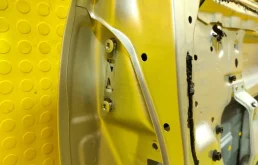 Дверь передняя левая для Mercedes-Benz C class 2001 года на фотографиях