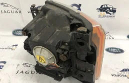 Фара правая для Land Rover Discovery 2007 года на фотографиях