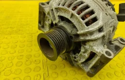 Генератор для Mercedes-Benz C class 2010 года на фотографиях