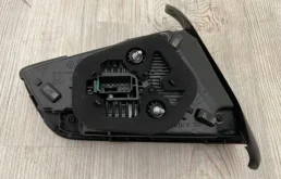 Фонарь внутренний правый для Volkswagen Passat 2019 года на фотографиях