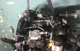 Двигатель для Skoda Octavia 1998 года на фотографиях