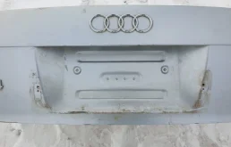 Крышка багажника для Audi A4 2002 года на фотографиях
