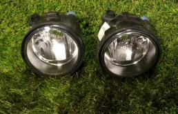 Противотуманка (ПТФ) передняя правая для Nissan X-Trail 2008 года на фотографиях