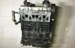 Двигатель без навесного для Volkswagen Caddy 2000 года на фотографиях