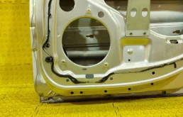 Дверь передняя левая для Mercedes-Benz C class 2001 года на фотографиях