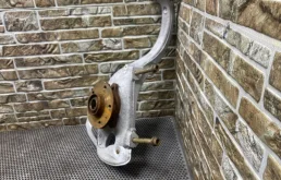 Кулак поворотный левый для Porsche Macan на фотографиях