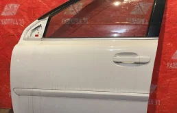 Дверь передняя левая для Volvo XC90 2002 года на фотографиях