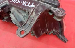 Фара левая для Toyota Land Cruiser 2010 года на фотографиях