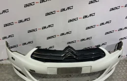 Бампер передний для Citroen C4 2018 года на фотографиях