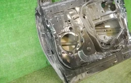 Дверь передняя правая для Toyota RAV4 2014 года на фотографиях