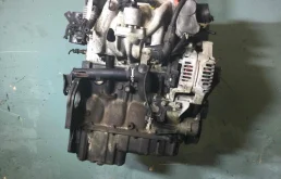 Двигатель без навесного для Opel Astra 2001 года на фотографиях