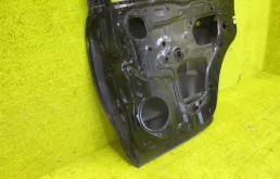 Дверь задняя правая для Toyota Land Cruiser 2019 года на фотографиях