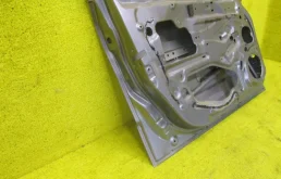 Дверь передняя левая для Suzuki SX4 2012 года на фотографиях