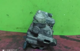 Компрессор кондиционера для Audi A4 2005 года на фотографиях