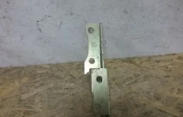 Петля капота левая для Hyundai Accent 2002 года на фотографиях