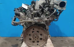 Двигатель без навесного для Nissan Teana 2004 года на фотографиях