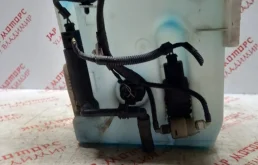 Бачок стеклоомывателя передний для Volkswagen Tiguan 2015 года на фотографиях